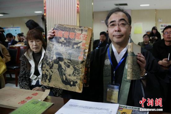 日本僧侶祭奠臺兒莊大戰(zhàn)英烈 贈送珍貴史料