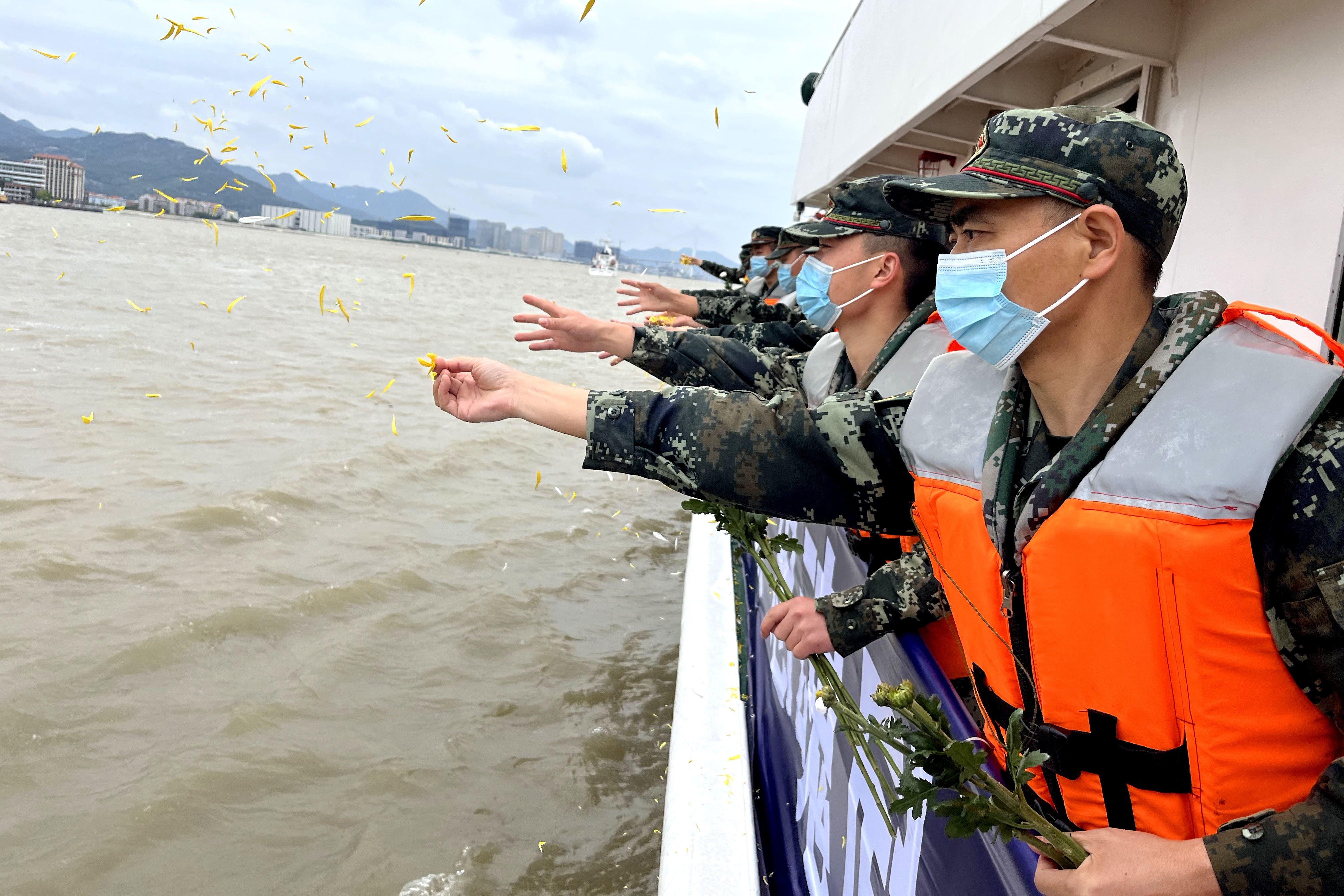 海上鳴笛、線上緬懷 福州海警多種方式祭英烈