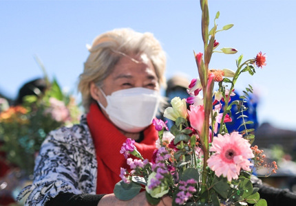 國慶逢佳節(jié) 多地民眾樂享重陽